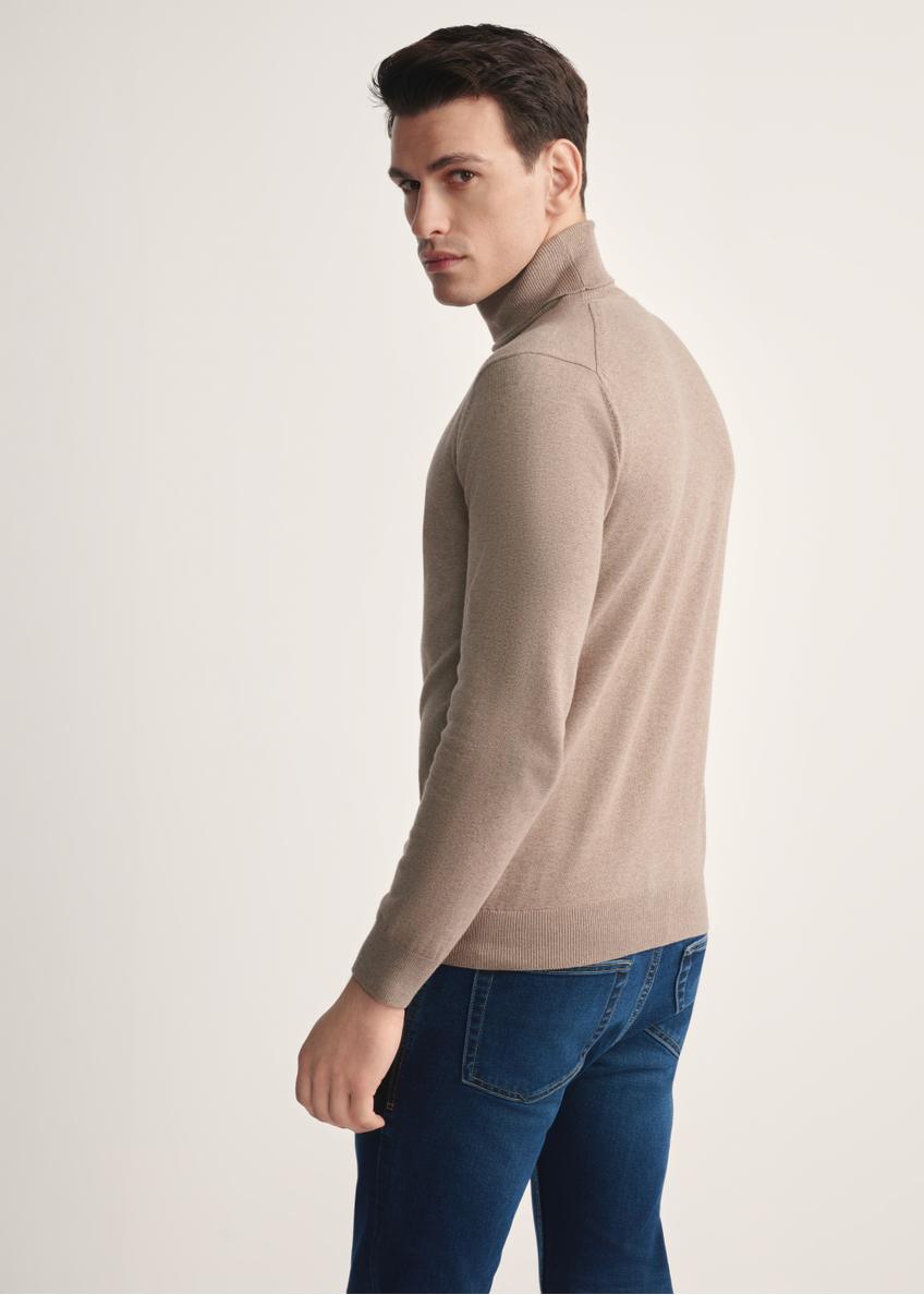 Camelowy sweter męski z golfem SWEMT-0095B-24(Z25)