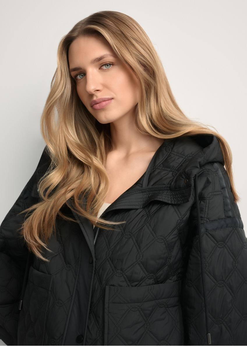 Czarna krótka pikowana kurtka oversize KURDT-0660-99(W26)