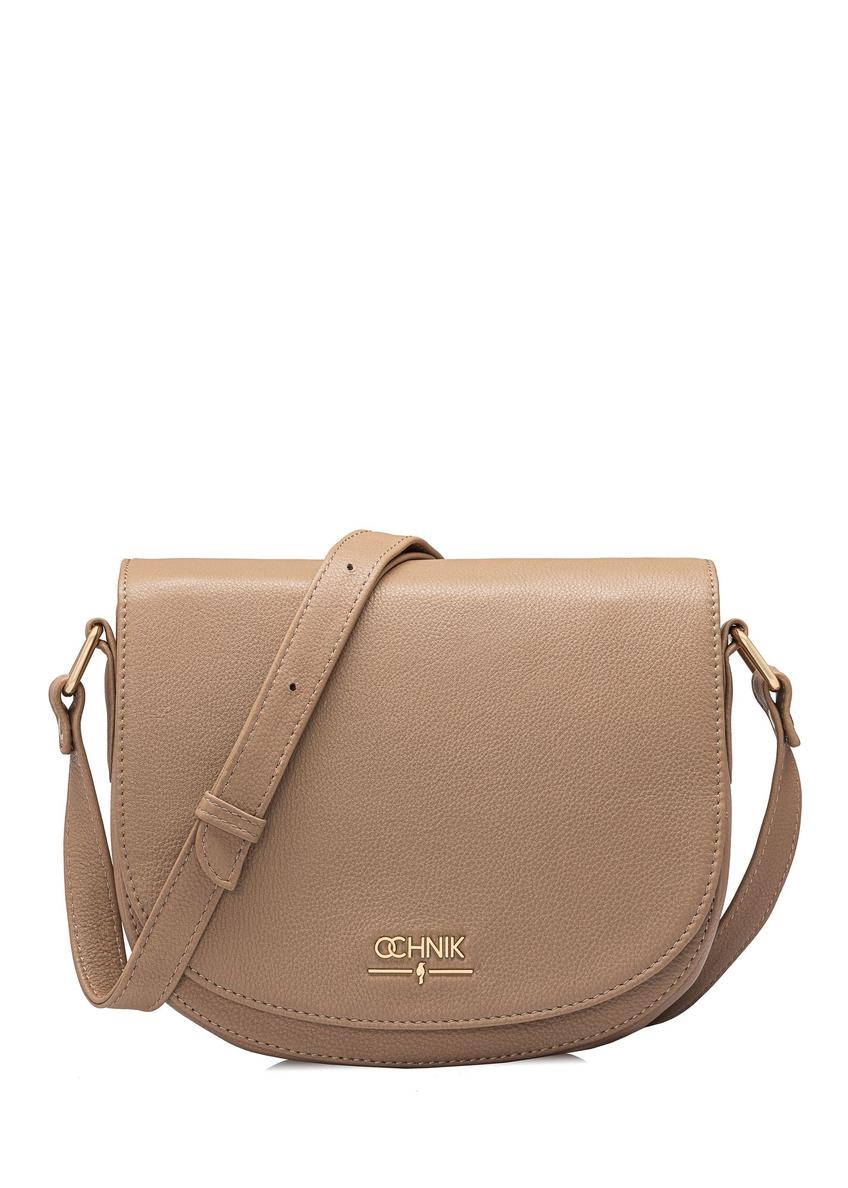 Beżowa skórzana półokrągła torebka listonoszka TORES-0972F-1B(W26) - widok produktu z przodu, na białym tle.