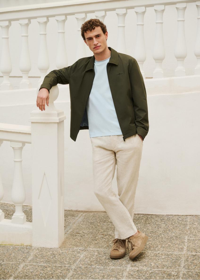 Przejściowa kurtka męska w kolorze khaki KURMT-0415-8D(W26)