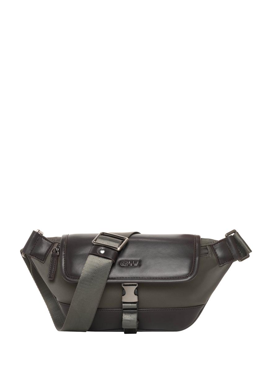 Męska torba na ramię w kolorze khaki TORMN-0438-8B(Z26), widok produktu z przodu na białym tle.