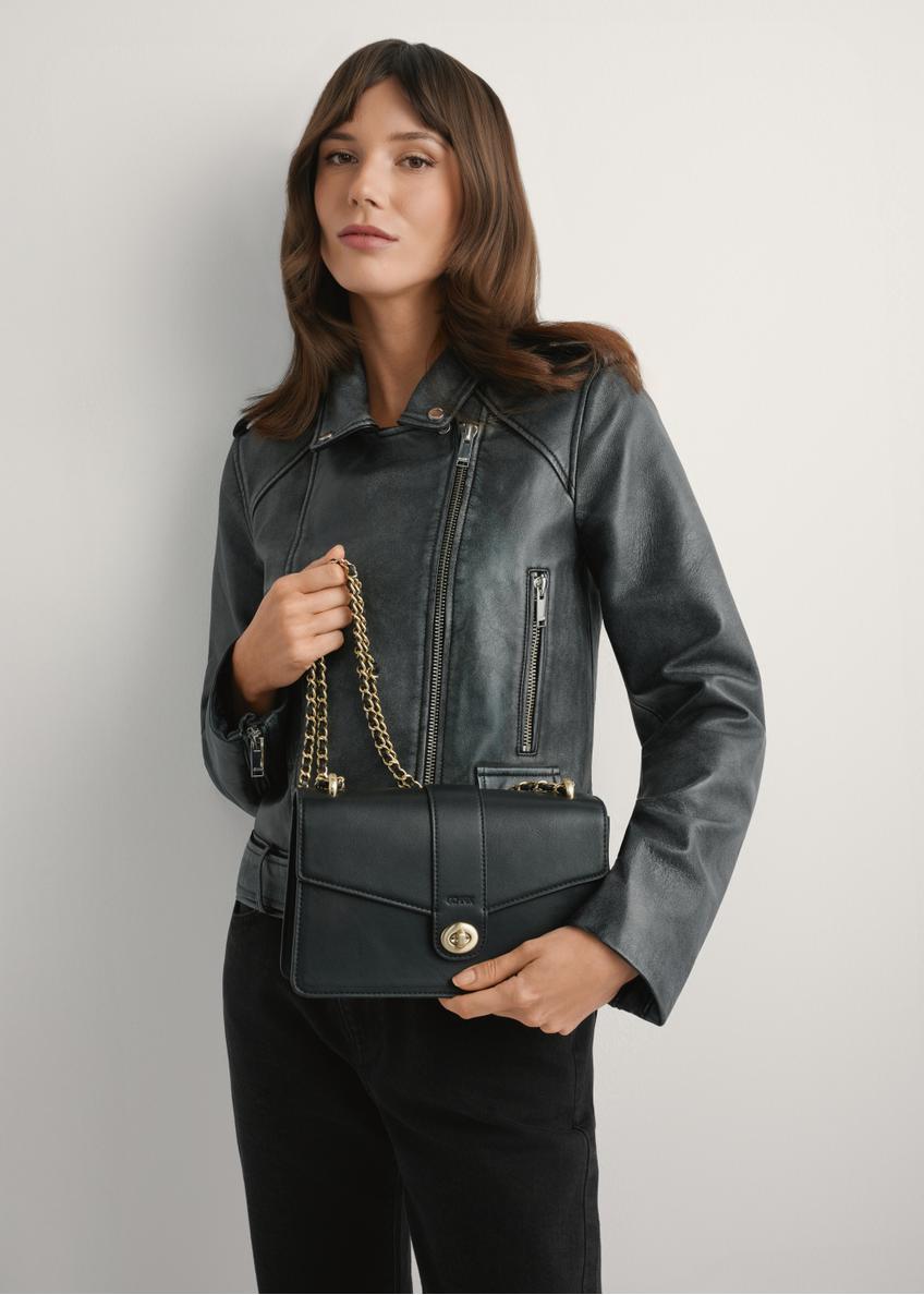 Czarna torebka listonoszka damska TOREC-1137-99(W26)