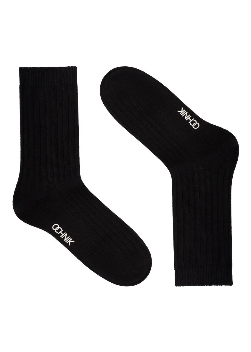 Czarne prążkowane długie skarpety damskie SKADT-0072-99(W26), widok produktu z boku na białym tle.