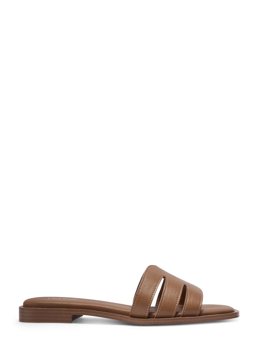 Skórzane camelowe klapki damskie BUTYD-1224-1D(W26), widok produktu z boku na białym tle.