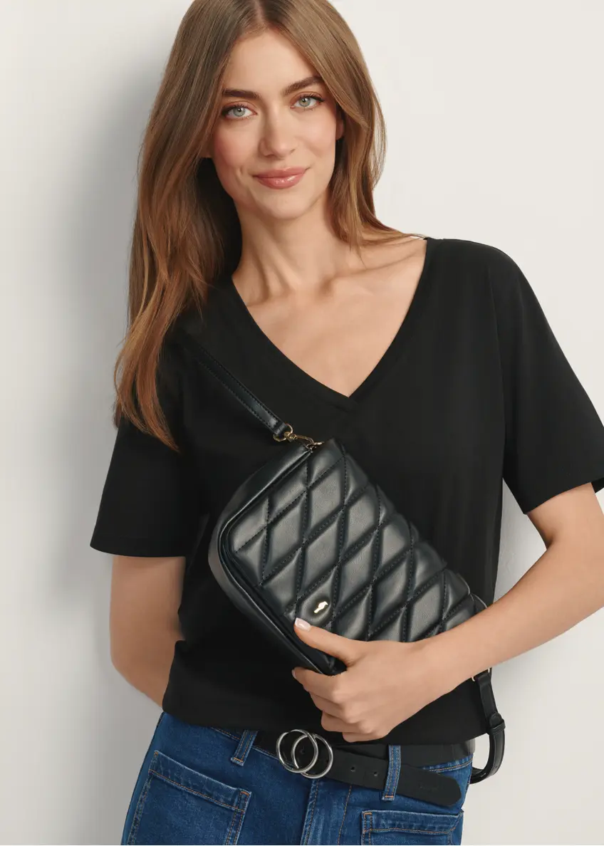 Czarna torebka damska z przeszyciami TOREC-1151-99(W26)