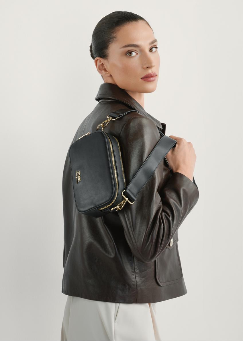 Czarna mała torebka damska TOREC-1172-99(W26)