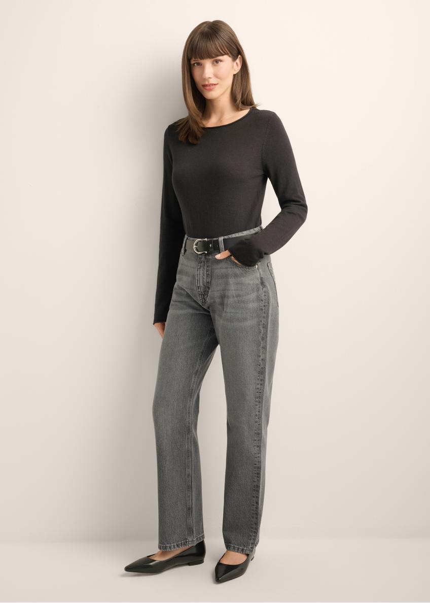 Czarny sweter damski z kaszmirem SWEDT-0260-99(Z26)