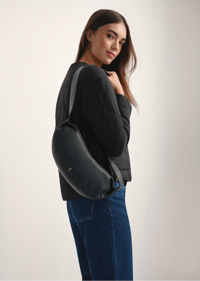 Czarna skórzana torebka w stylu bagietki TORES-1238-99(W26)