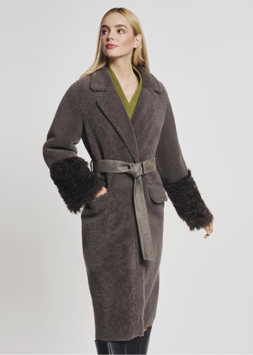 Długi kożuch damski z ozdobnym paskiem KOZDS-0046-5541(Z21)-01