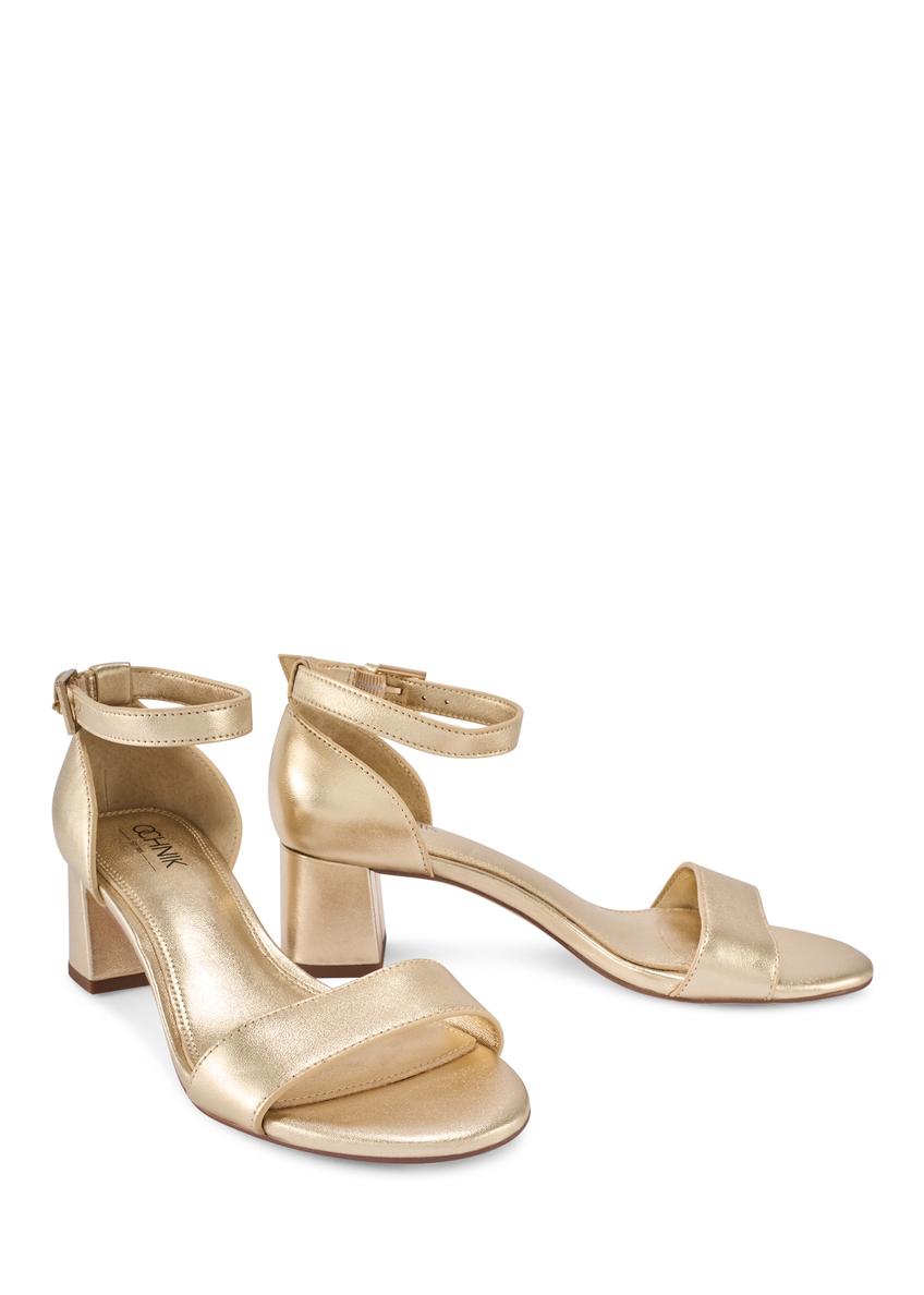 Skórzane sandały damskie w kolorze złotym BUTYD-1179-2X(W26)