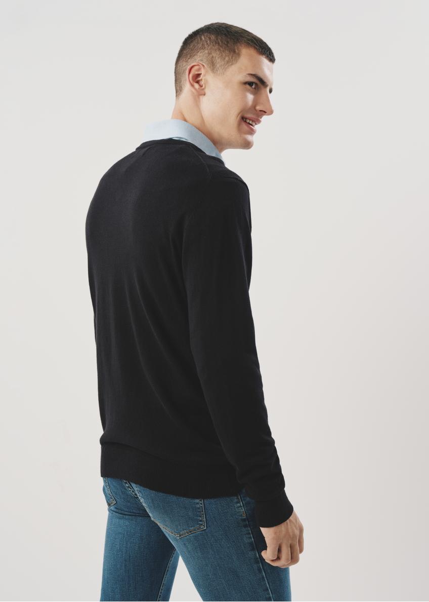 Czarny sweter męski w serek SWEMT-0136-99(Z23)