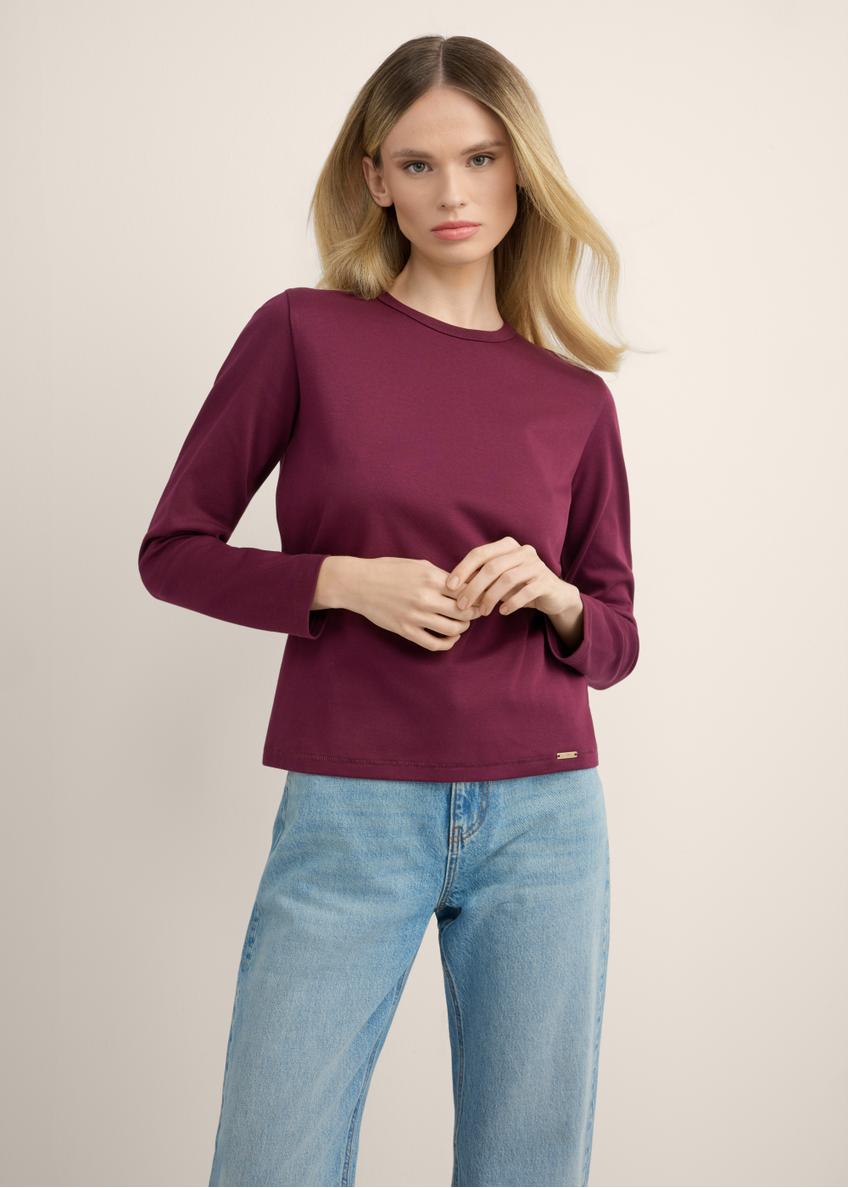 Bordowy bawełniany longsleeve damski LSLDT-0052-4D(Z26), widok produktu z przodu na modelce. Widoczna połowa sylwetki.
