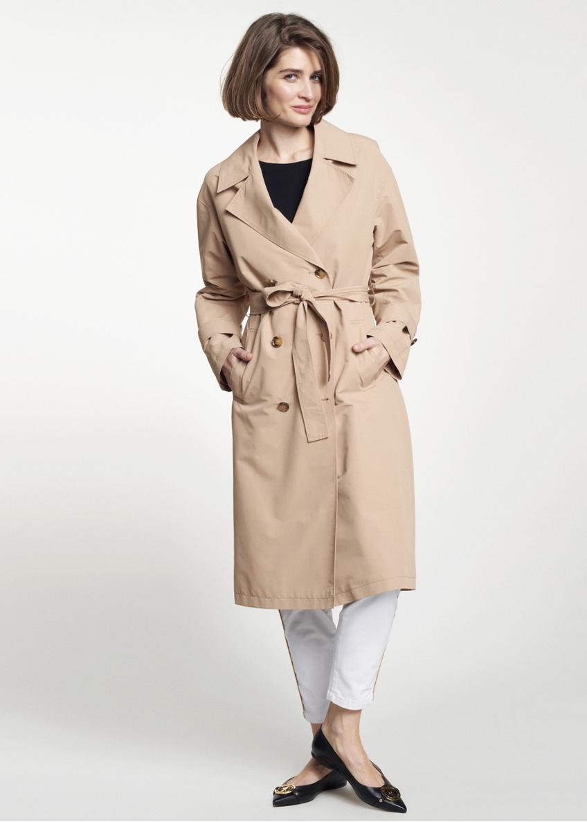 Klasyczny beżowy płaszcz damski KURDT-0292-81(W22)
