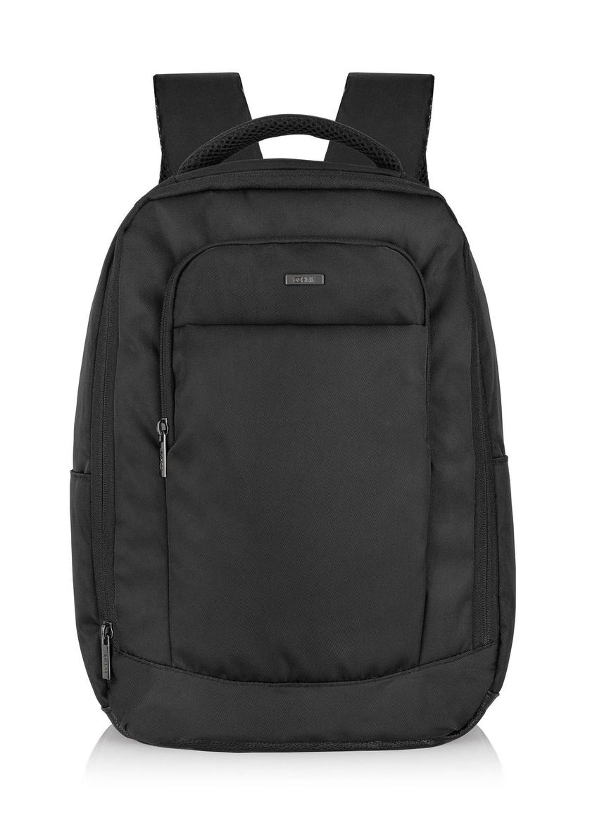 Czarny plecak PLCMN-0014A-99(Z25), widok produktu z przodu na białym tle.
