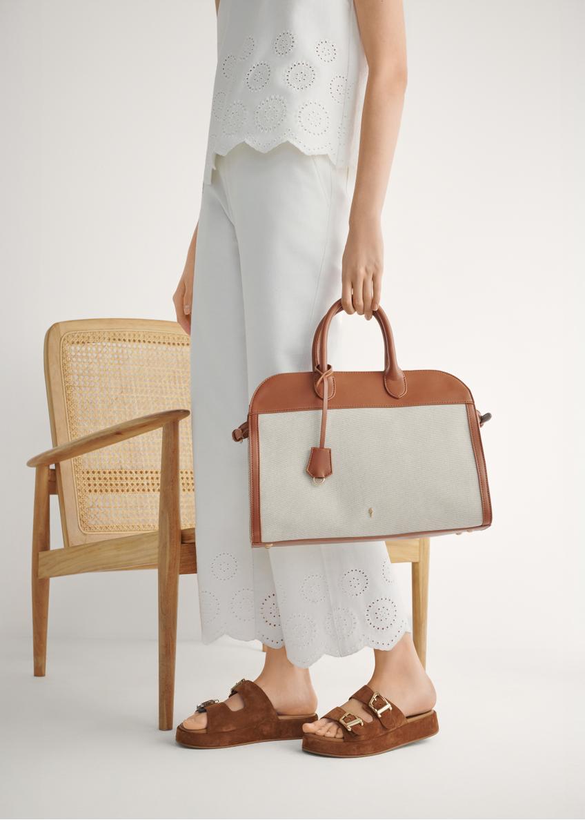 Zamszowe klapki damskie na platformie BUTYD-1241-1D(W26)