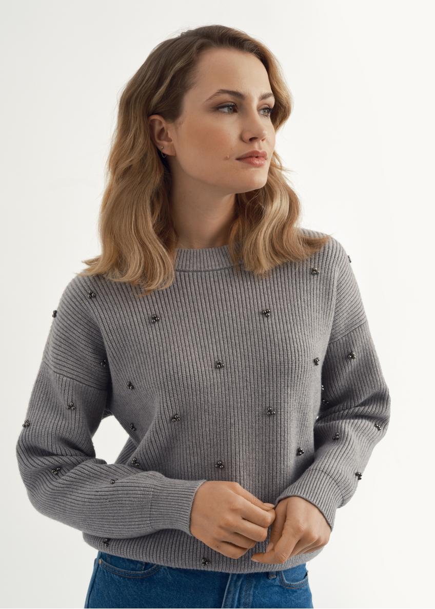 Szary sweter damski z aplikacjami SWEDT-0185-91(Z23)
