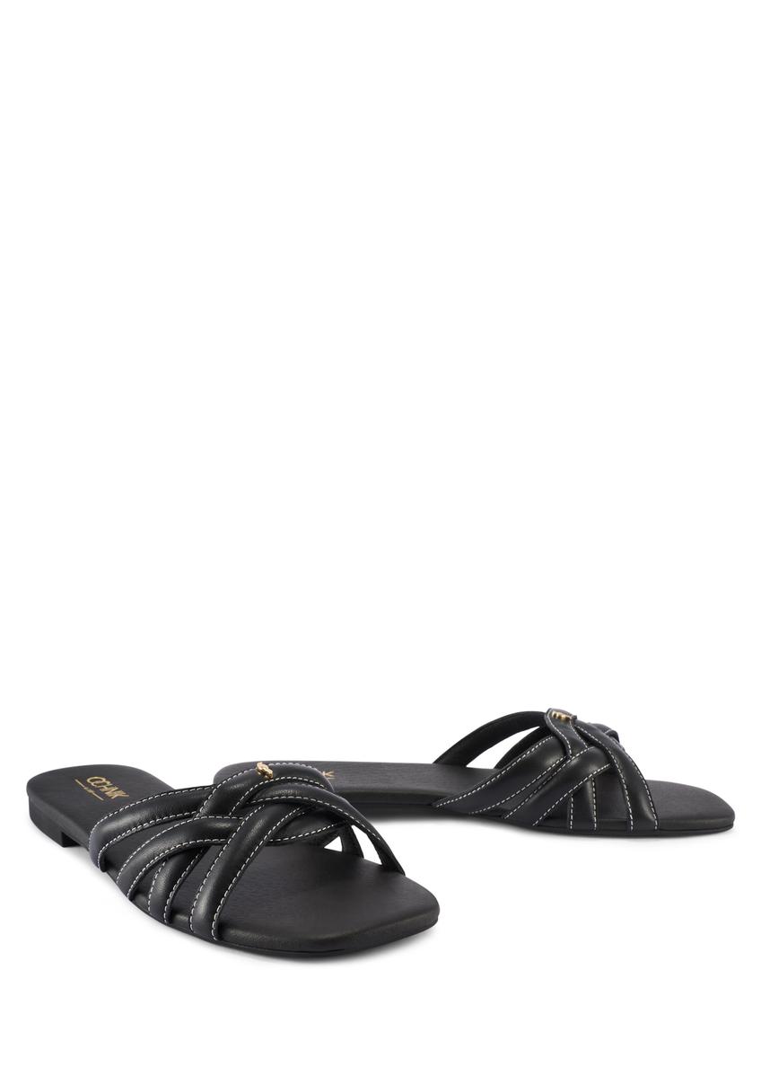 Czarne skórzane klapki damskie z plecionką BUTYD-1222-99(W26)