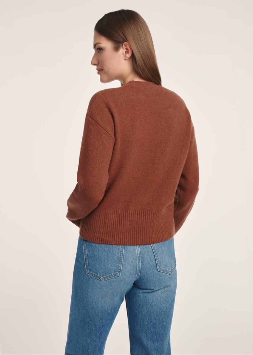 Brązowy sweter damski SWEDT-0242-89(Z25)