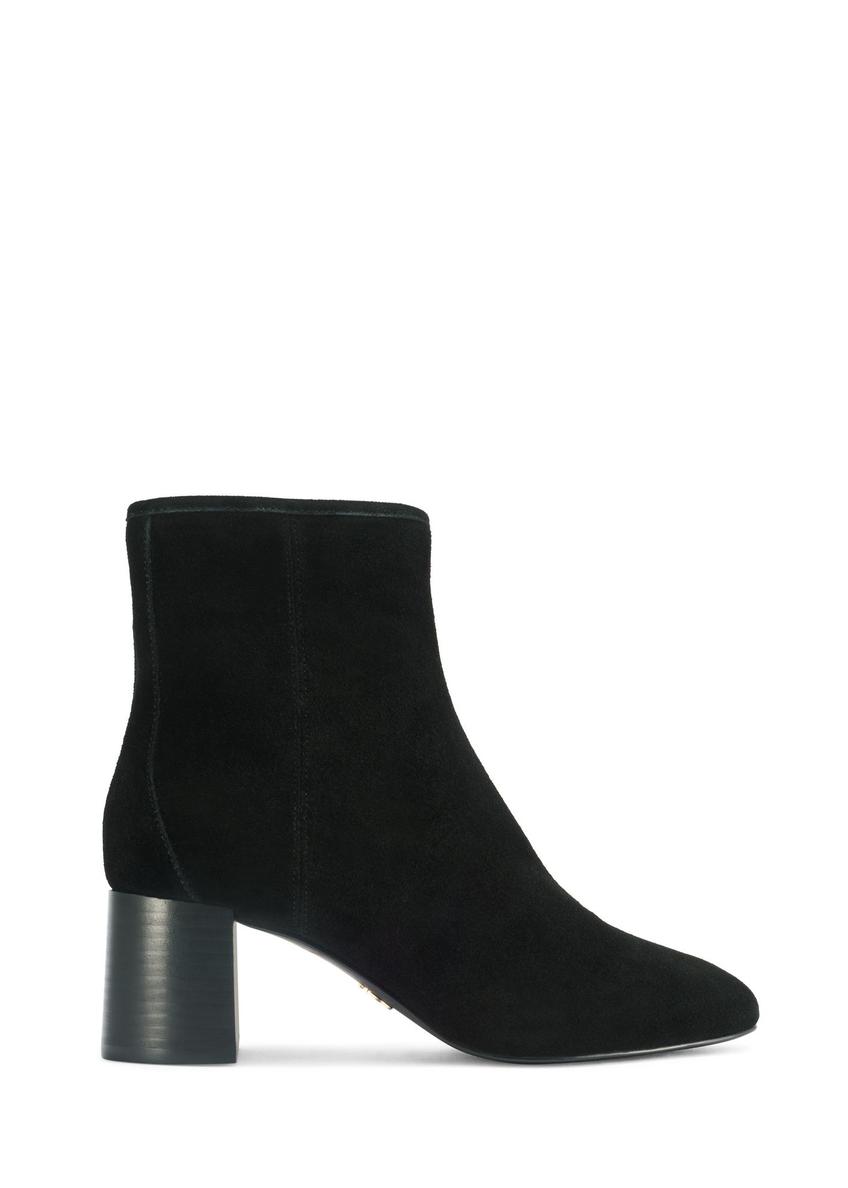 Czarne zamszowe botki na obcasie BUTYD-1218-99(Z25)