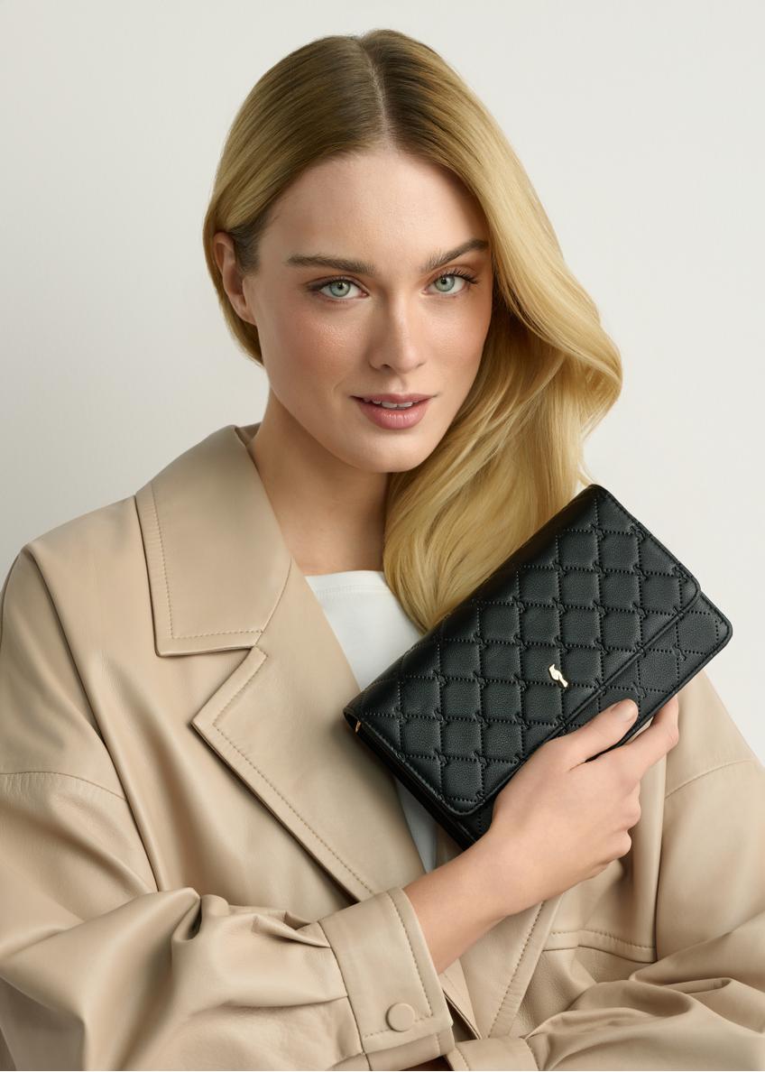 Mała torebka damska w kolorze czarnym TOREC-1178-9P(W26)