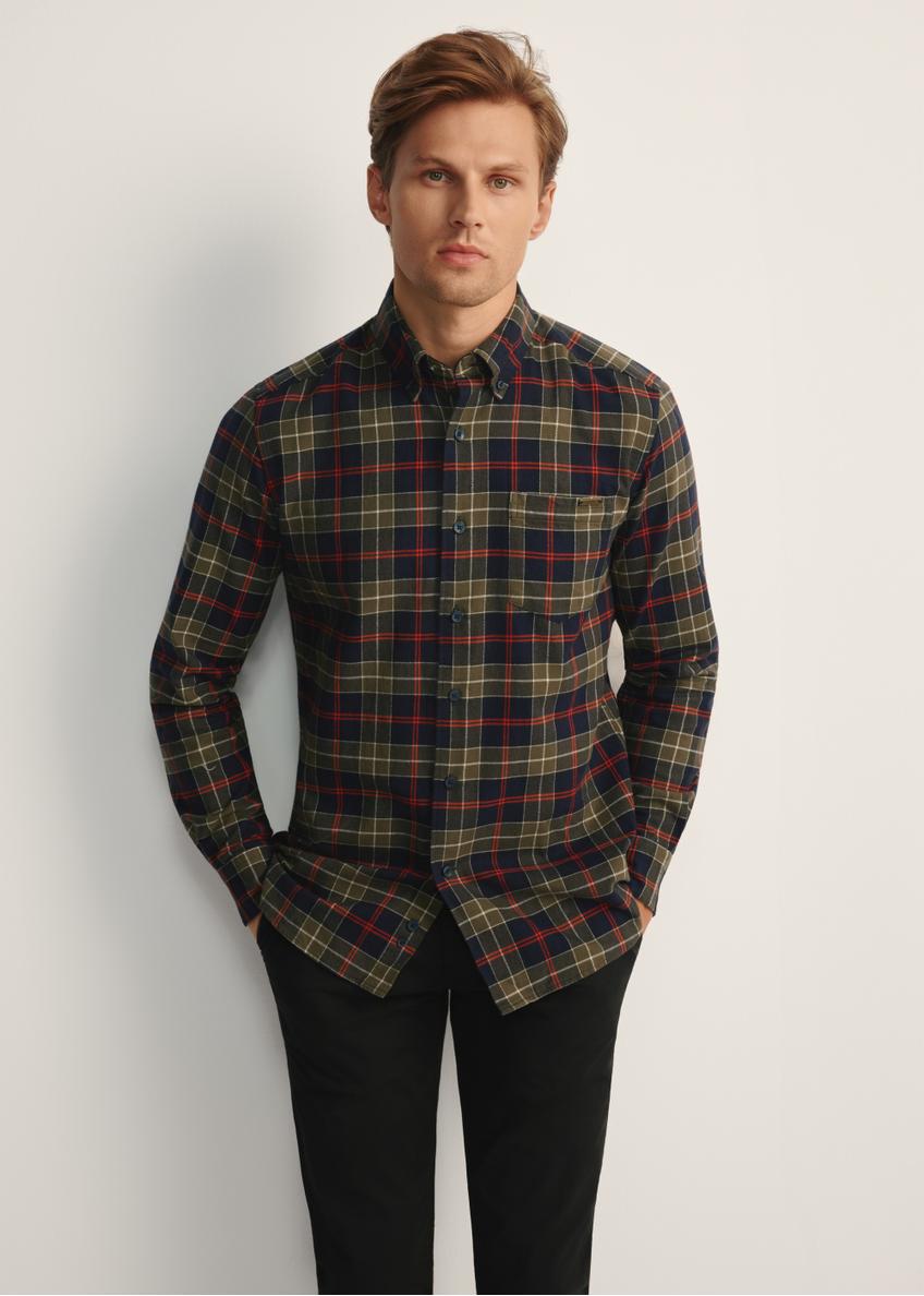 Koszula męska w kratę w kolorze khaki KOSMT-0344-55(Z25), widok produktu od przodu na modelu, widoczna połowa sylwetki.
