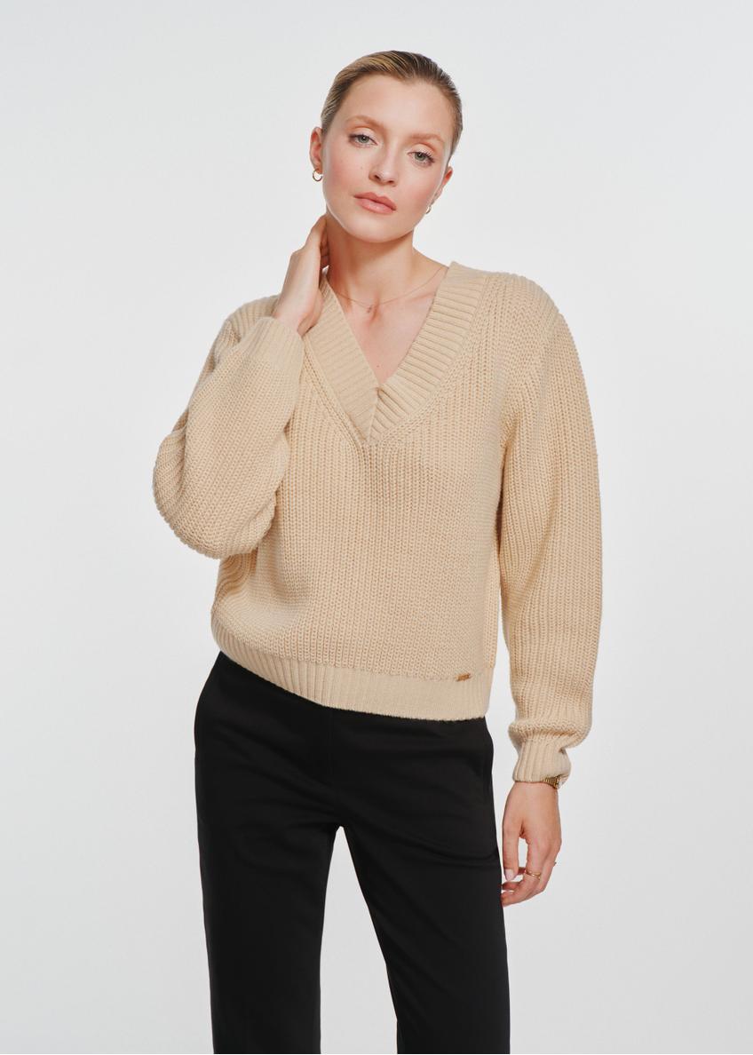 Beżowy sweter dekolt V damski  SWEDT-0162-82(Z24)-01
