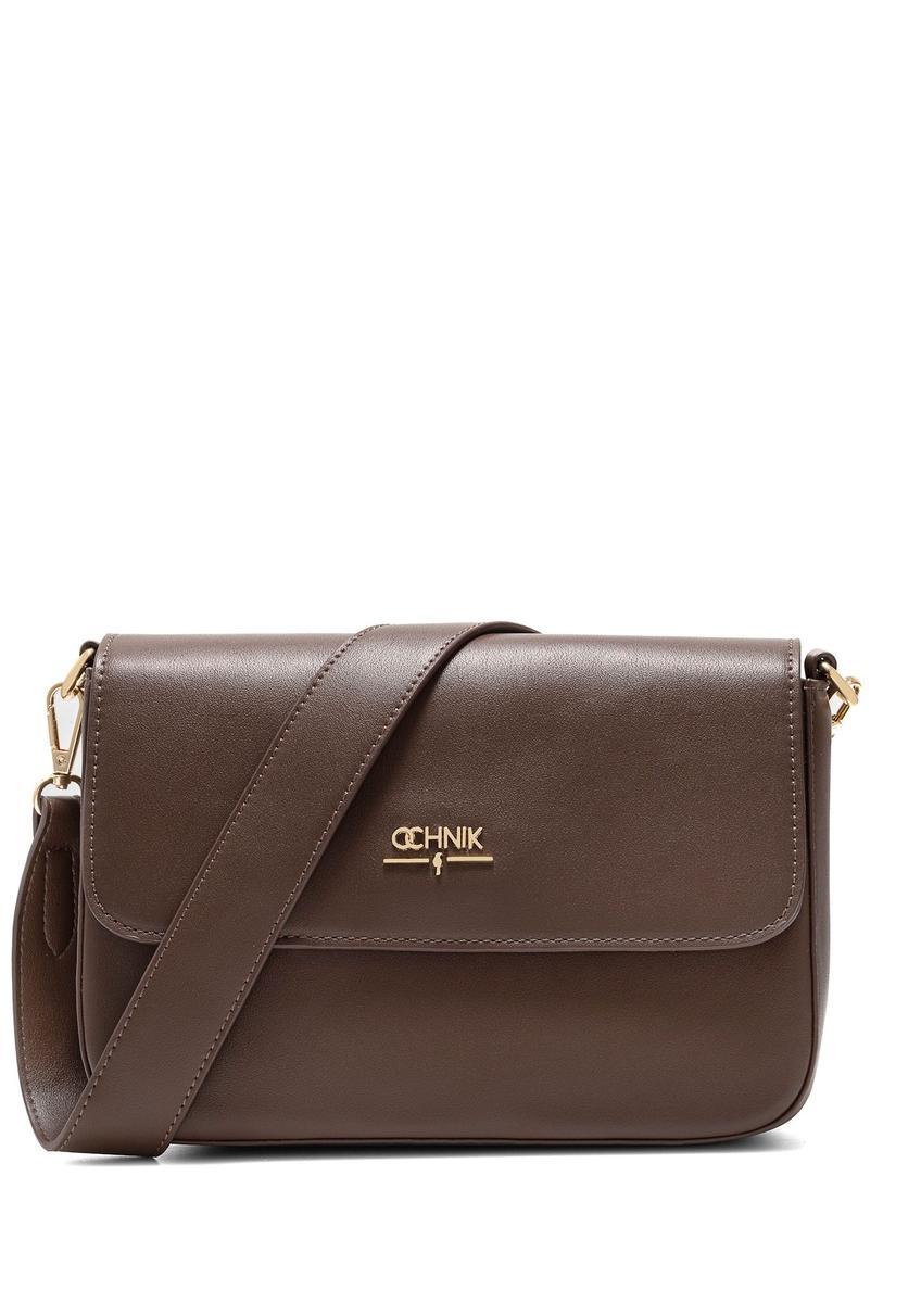 Czekoladowa listonoszka damska TOREC-0930B-89(Z25), widok produktu z przodu na białym tle.