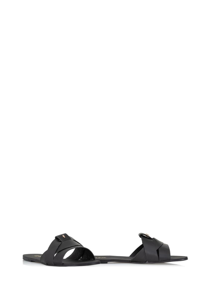 Czarne skórzane klapki damskie z plecionką BUTYD-0903-99(W24)