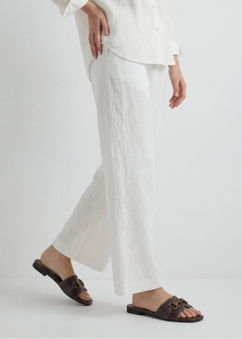 Skórzane klapki damskie w kolorze ciemnobrązowym BUTYD-1273-1I(W26)