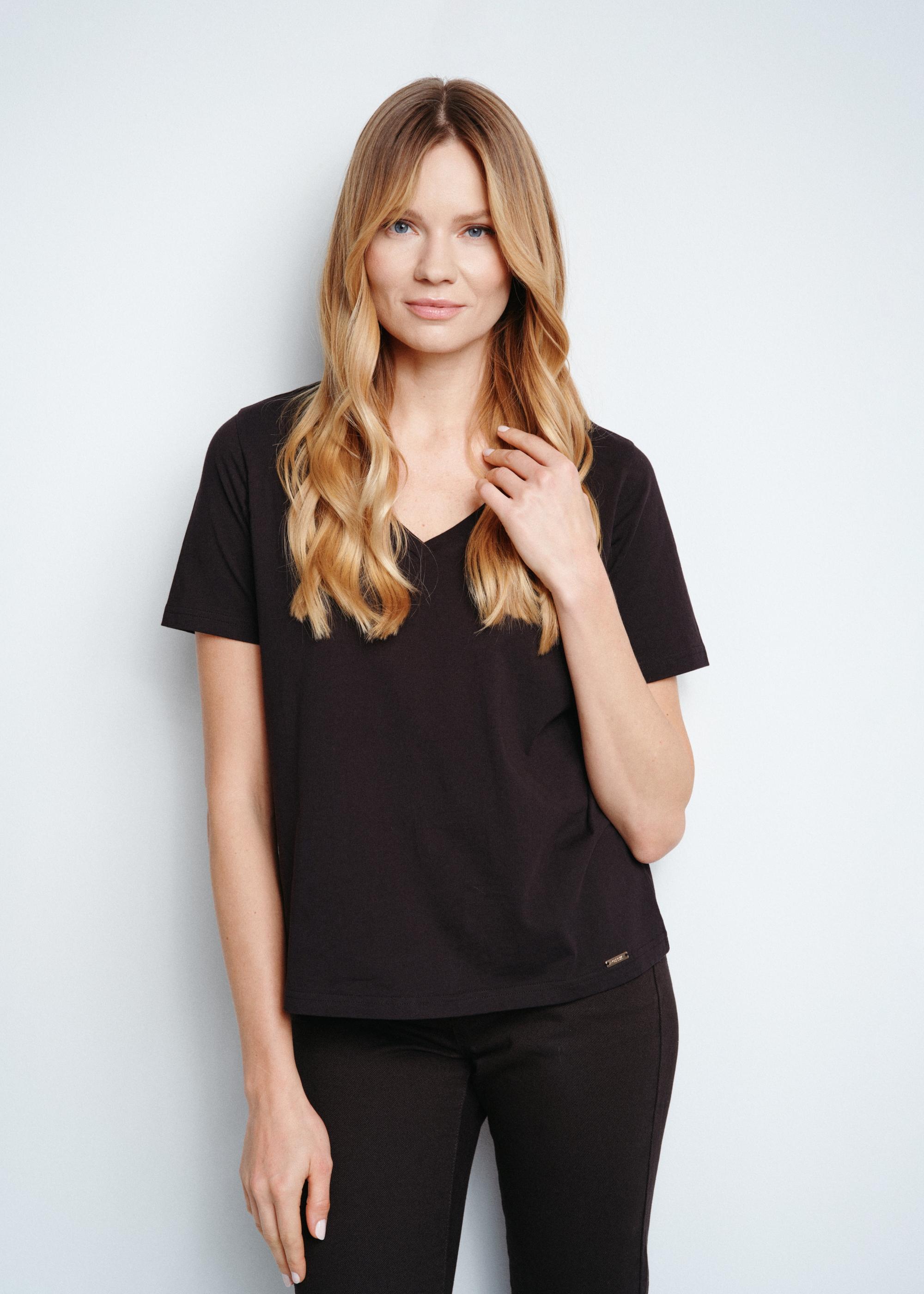 ◎NEITHERS◎ BASIC SS TSHIRT FOR WOMEN BLACK NEB3MWTS101BK Czarny T-shirt damski basic TSHDT-0120-99(W24) | OCHNIK