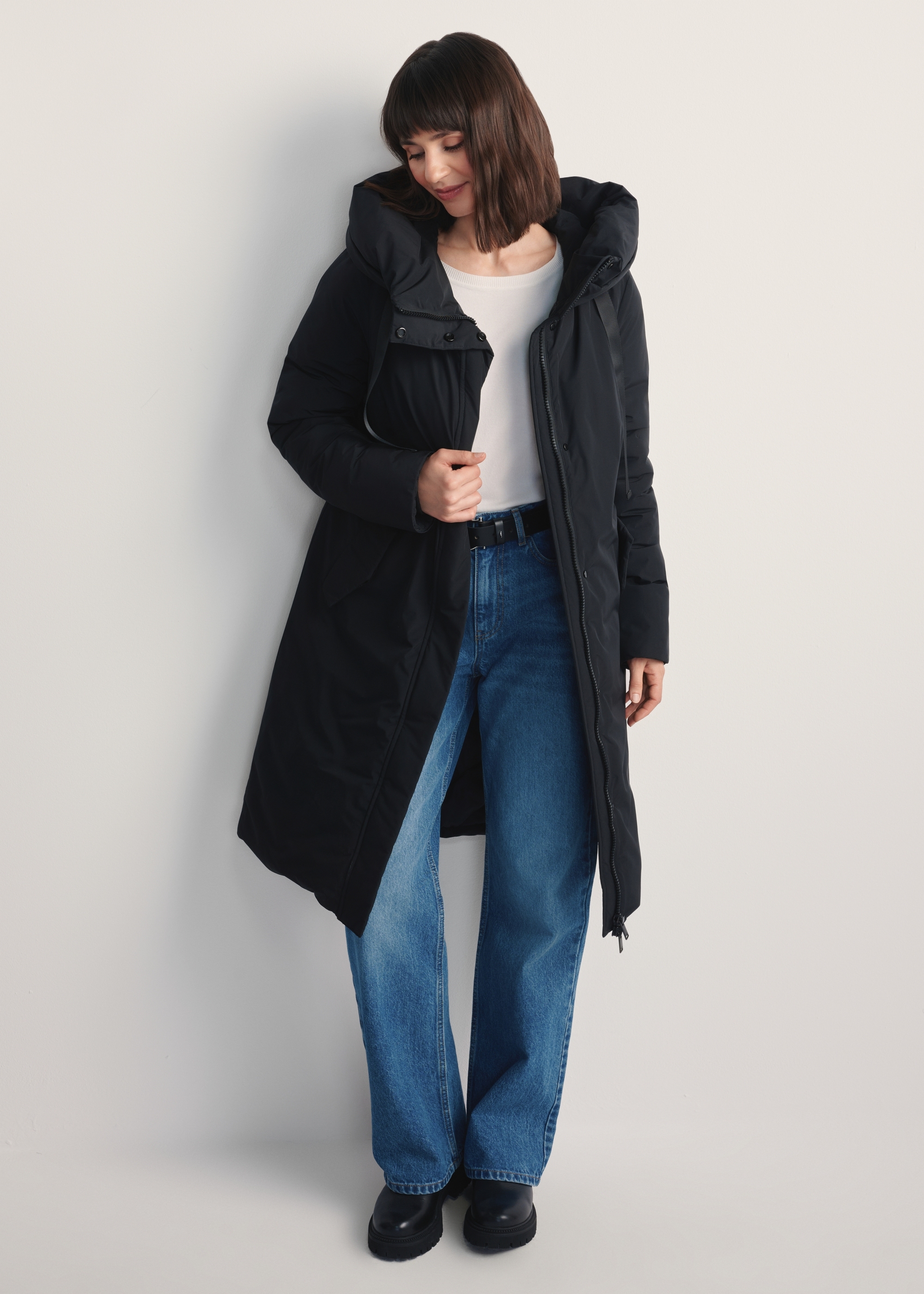 Чорна зимова жіноча куртка KURDT-0583-99(Z25) | OCHNIK