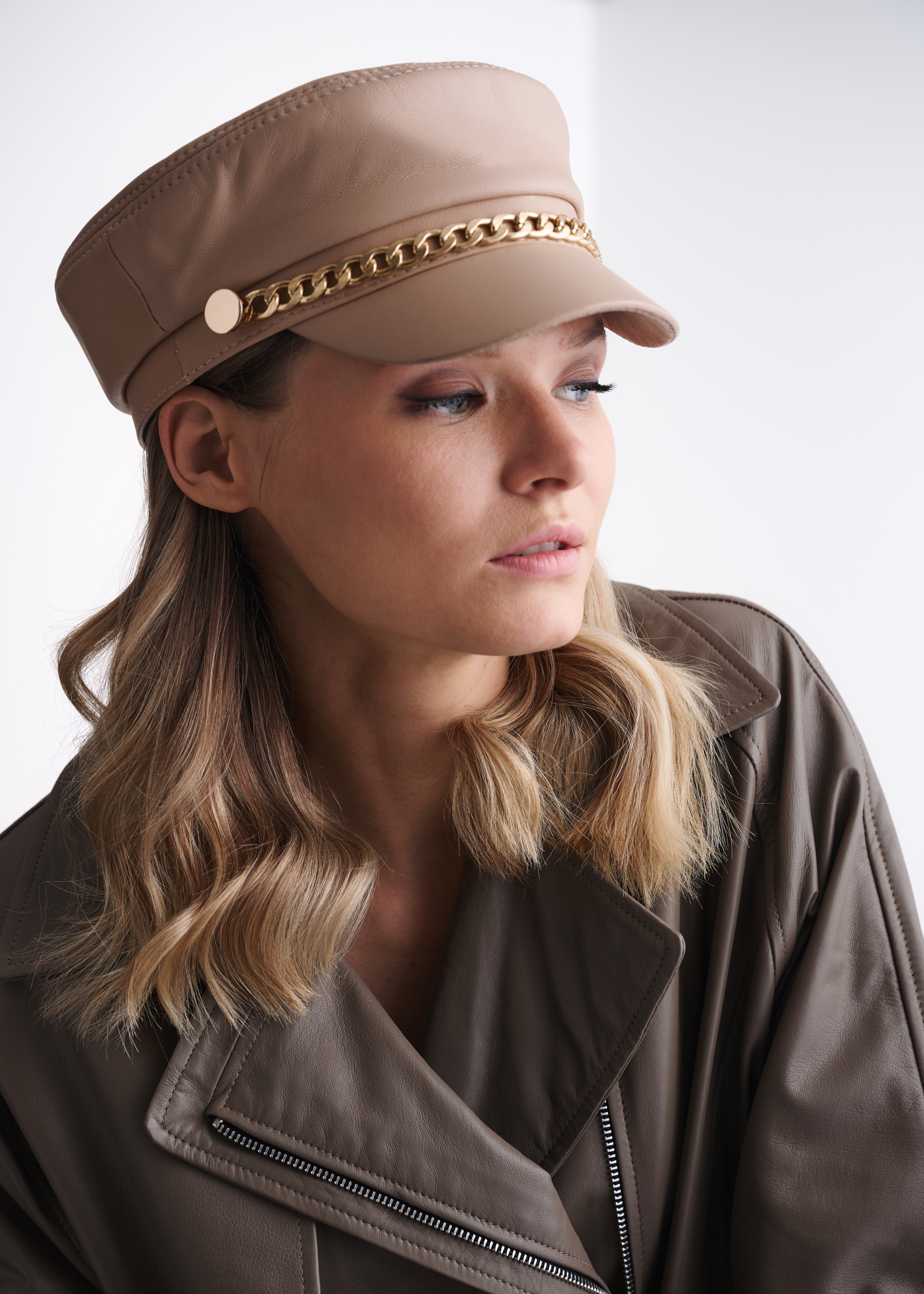 Czapka damska CZADS-0005-82(Z22)