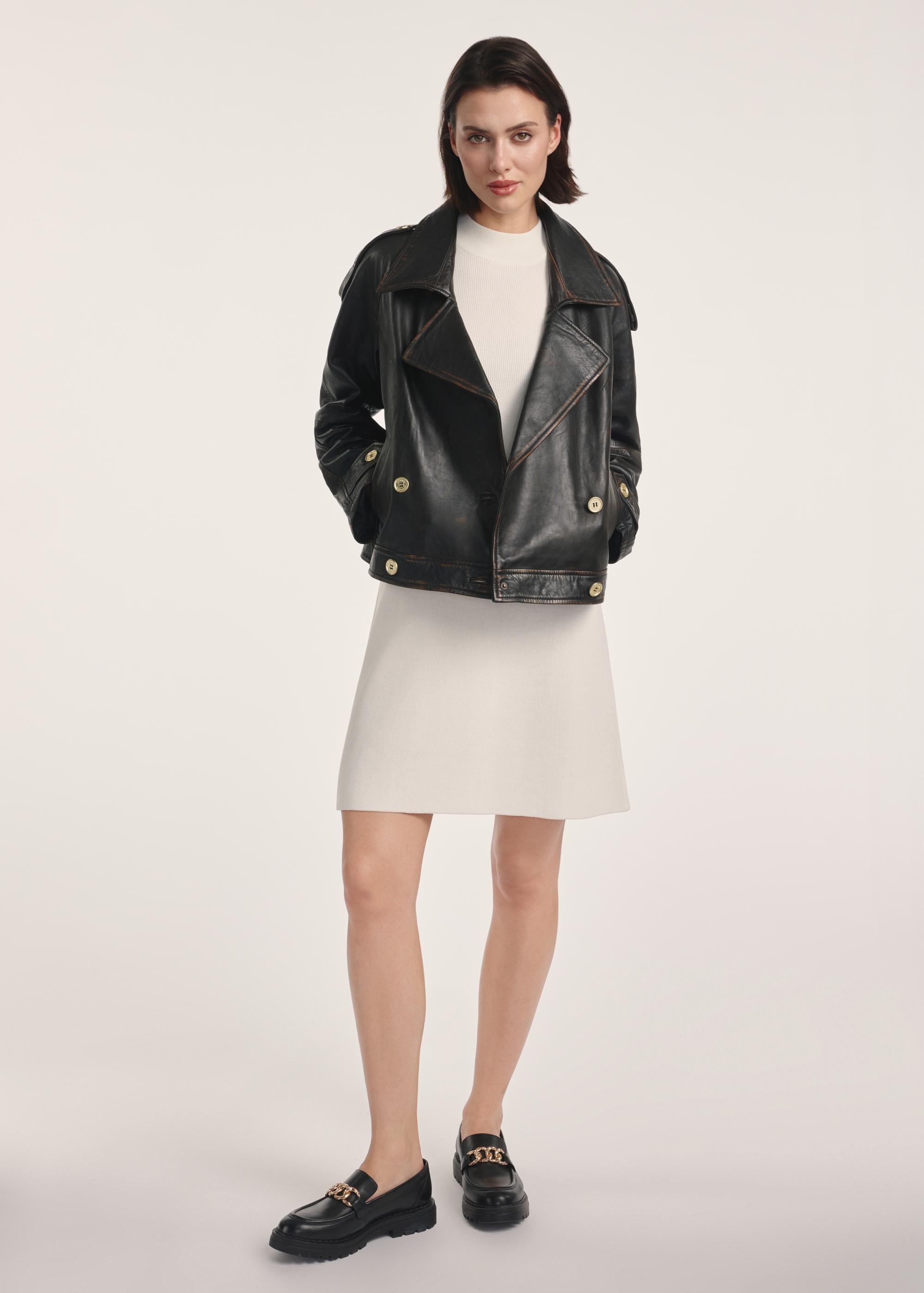 Brązowa skórzana kurtka damska oversize KURDS-0553-2737(Z25)