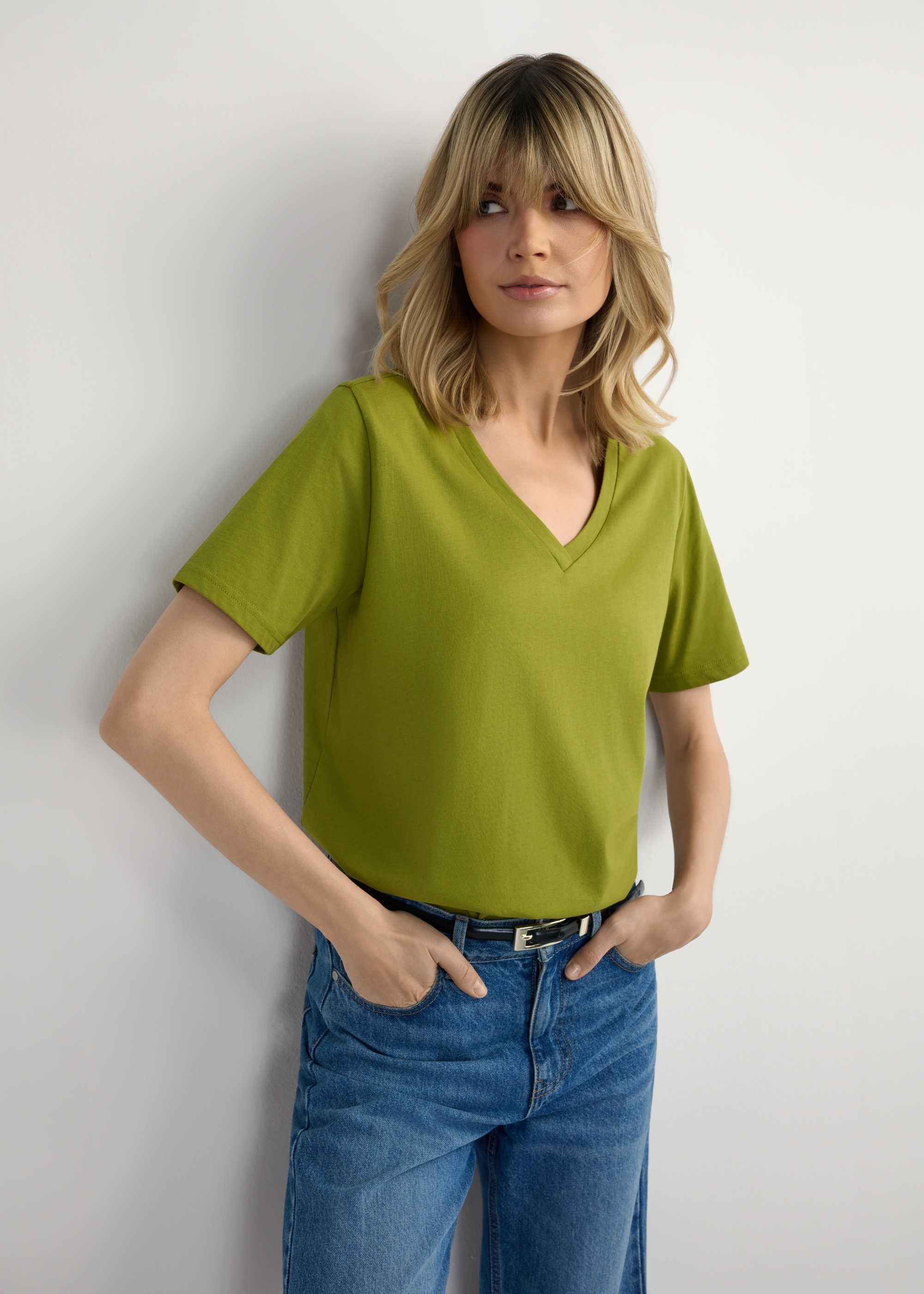 Oliwkowy T-shirt damski basic TSHDT-0120-8E(W26)