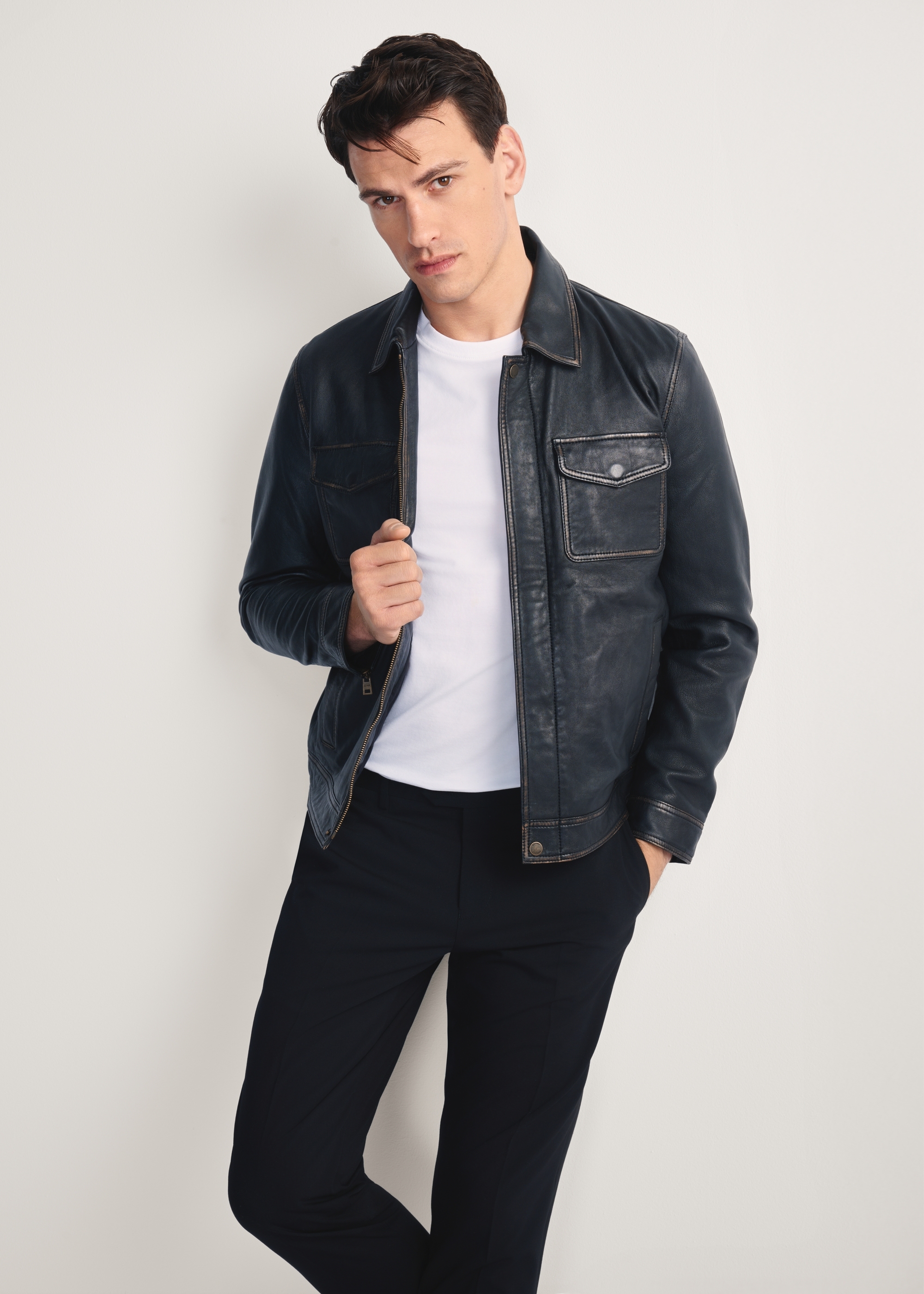 Czarna skórzana kurtka męska vintage KURMS-0381-2870(Z25)