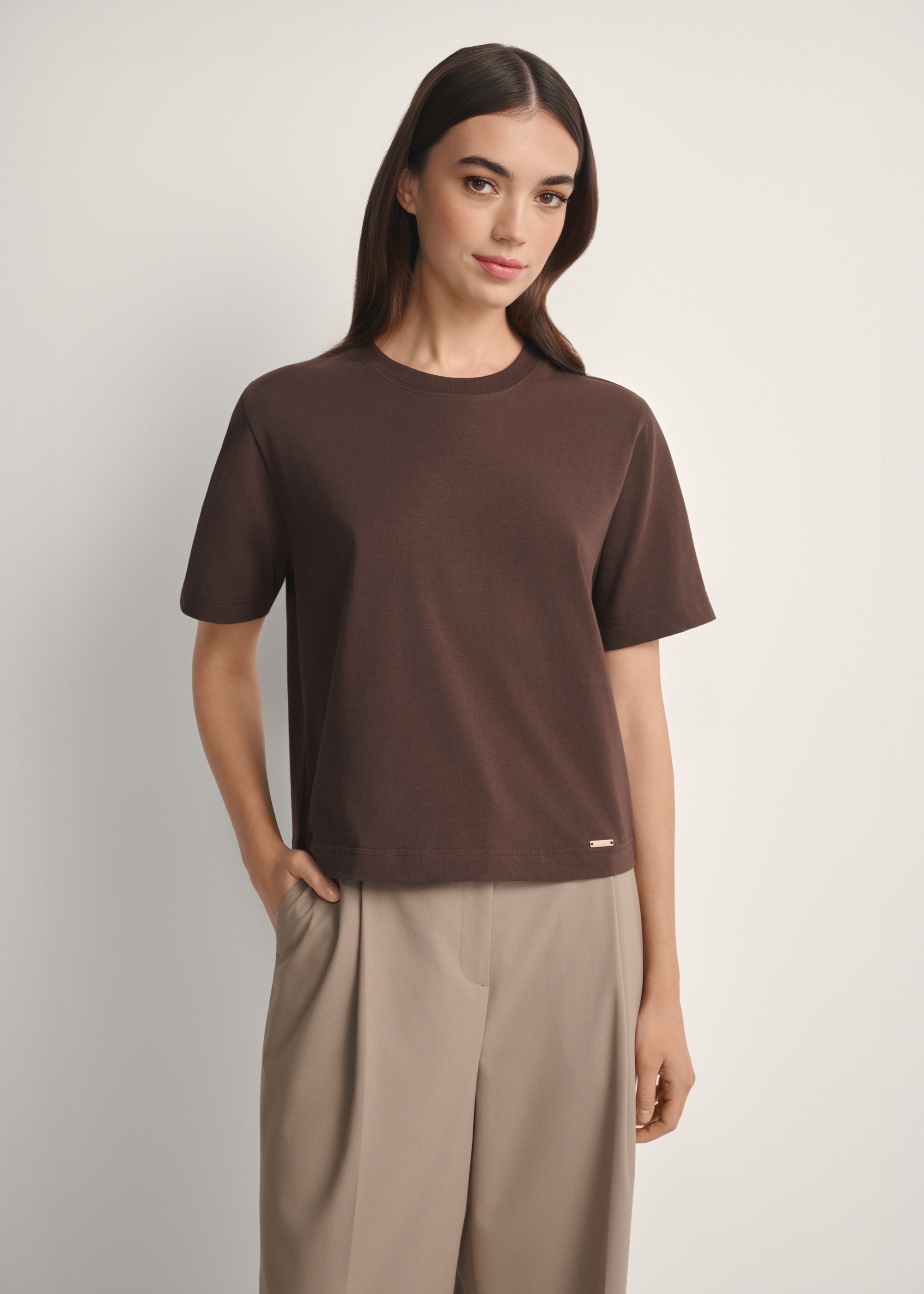 Bawełniany brązowy T-shirt damski TSHDT-0138-1I(W26)