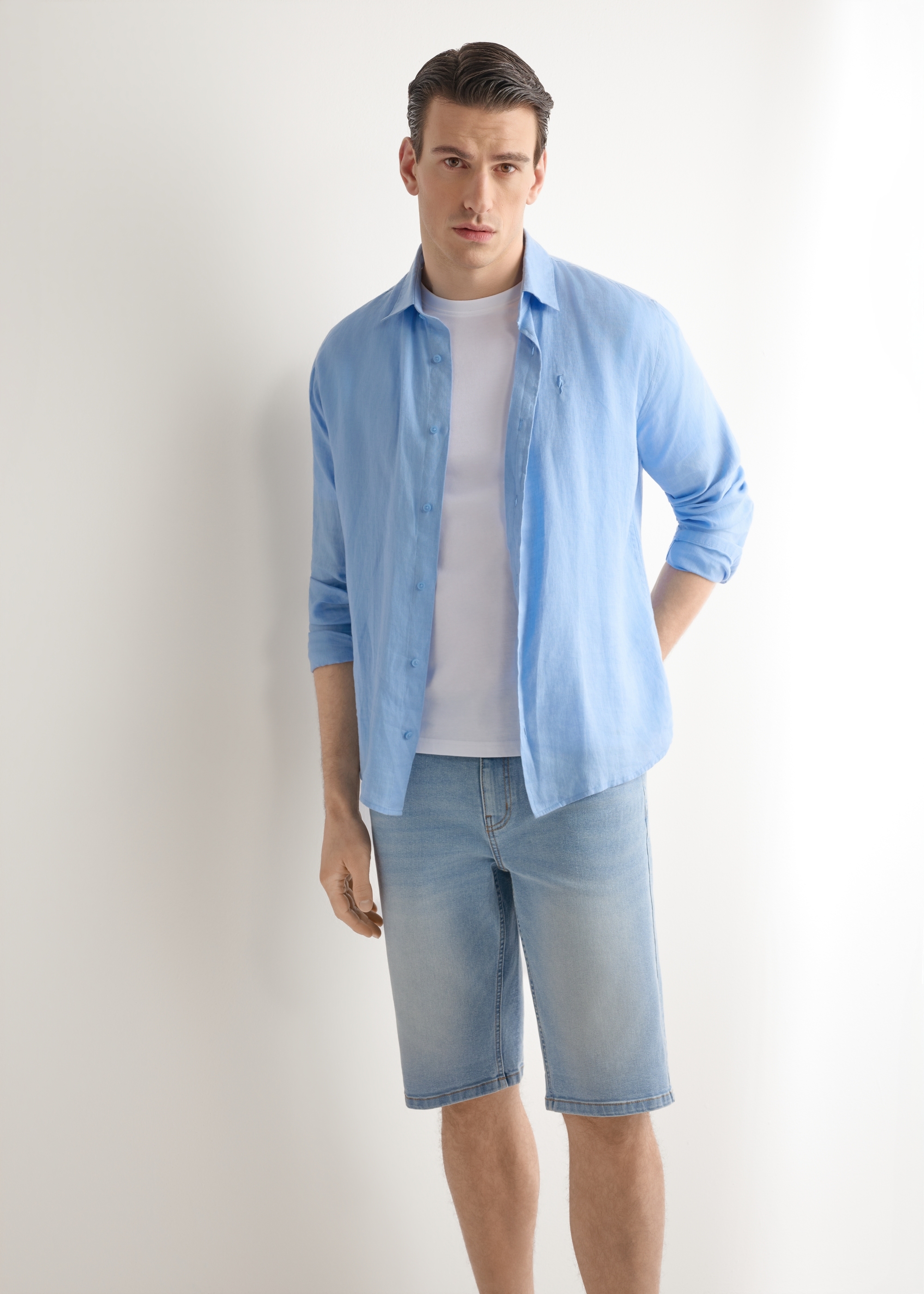 Niebieskie jeansowe szorty męskie SZOMT-0037-7B(W26)