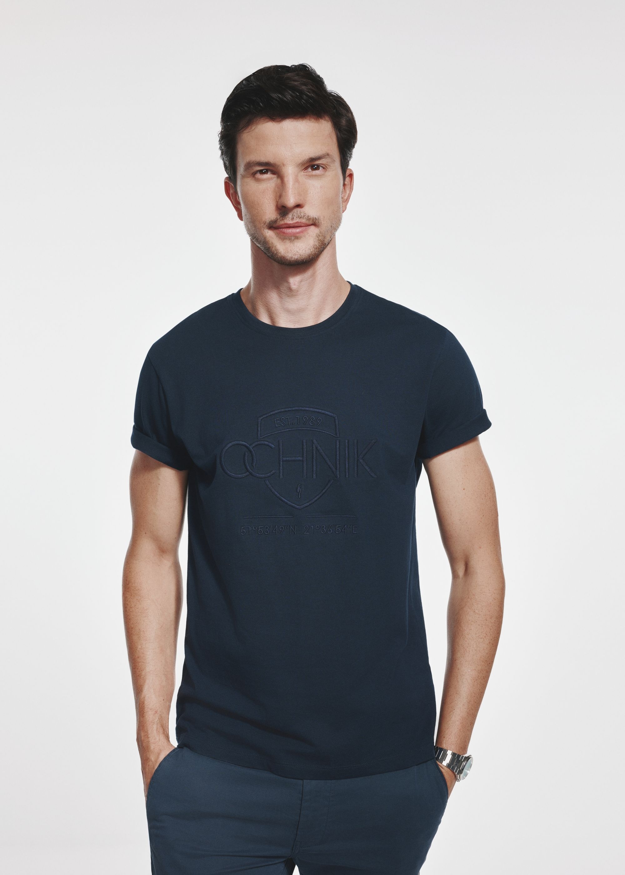 Granatowy t-shirt męski z logo TSHMT-0109-68(Z24) | OCHNIK