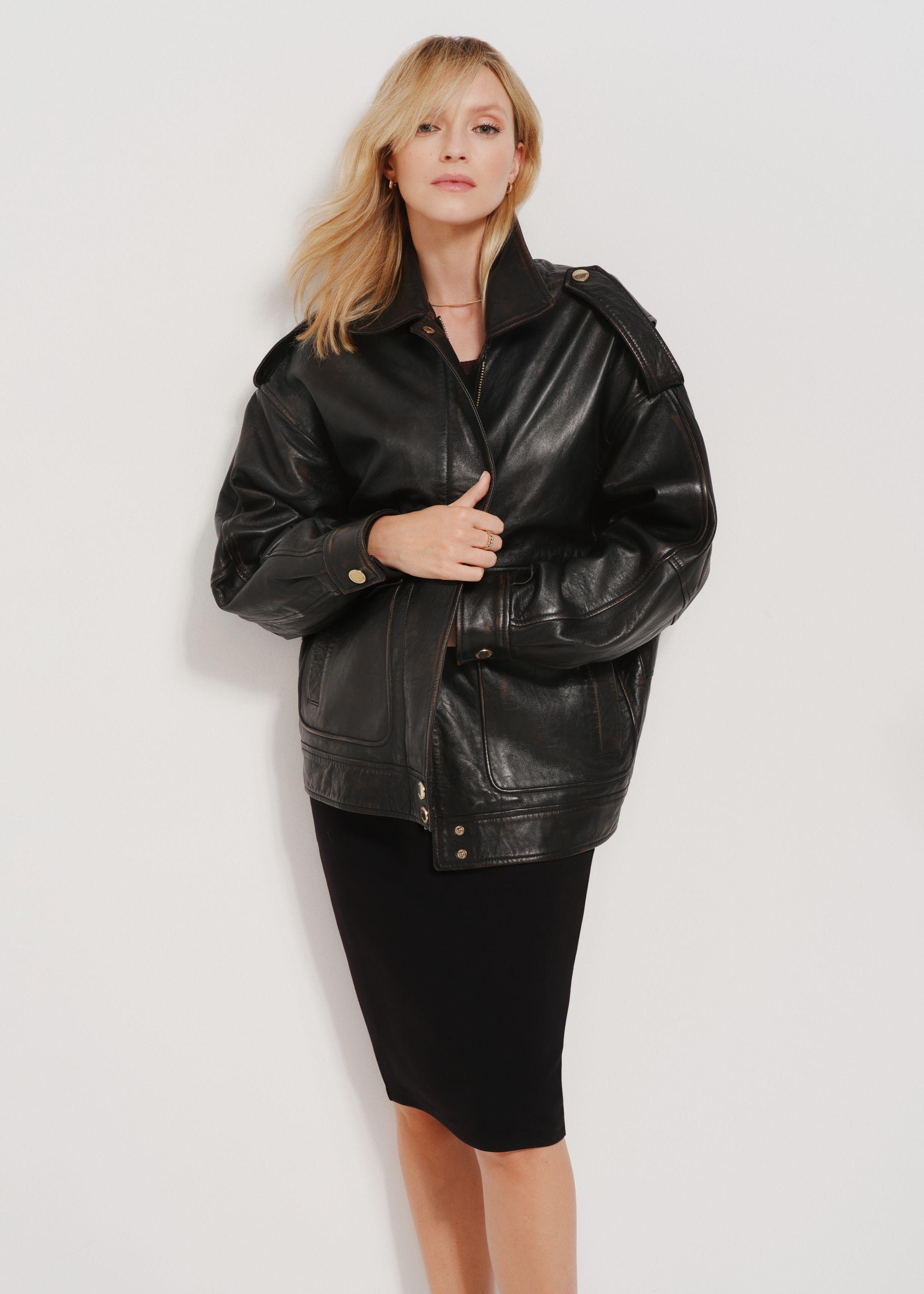 Brązowa skórzana kurtka damska KURDS-0496-2737(Z24) | OCHNIK